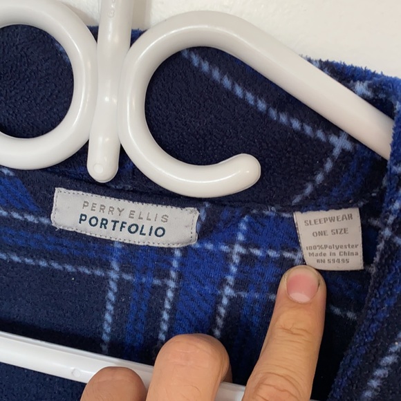 Perry Ellis Men’s Robe - Picture 4 of 6